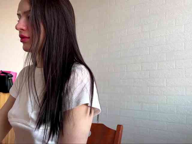 LeontineCuffie webcam