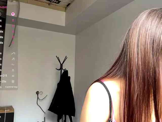 LeontineCuffie webcam