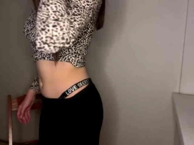 LeontineCuffie webcam