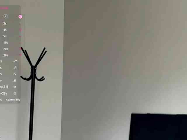 LeontineCuffie webcam