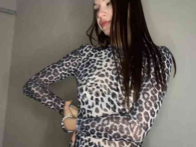 LeontineCuffie webcam