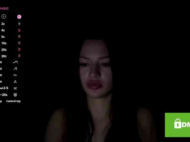 LeontineCuffie Live Webcam on BongaCams