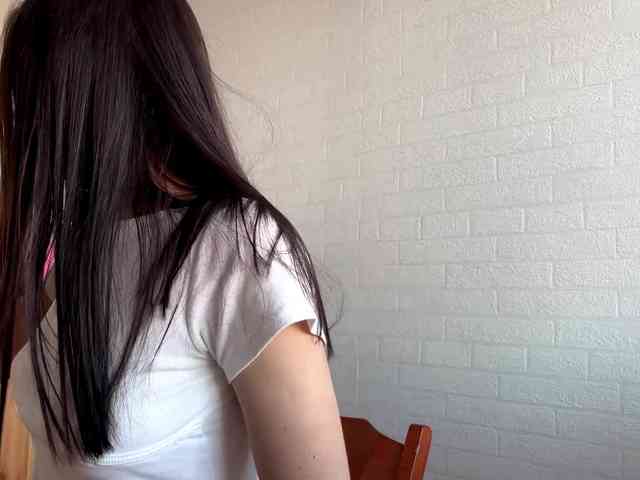 LeontineCuffie webcam