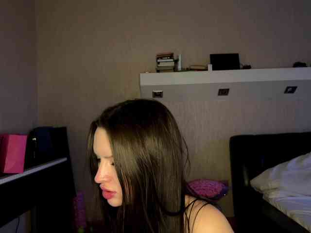 LeontineCuffie Live Webcam on BongaCams