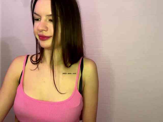 LeontineCuffie webcam