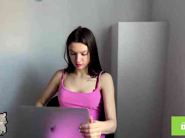 LeontineCuffie LeontineCuffie