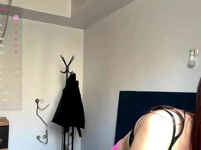 LeontineCuffie webcam