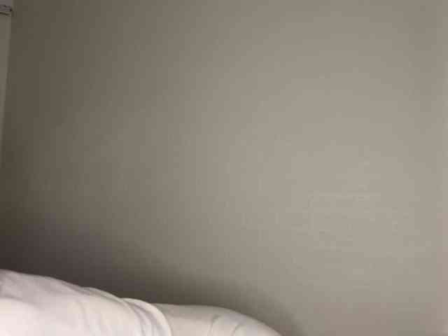 LeontineCuffie webcam