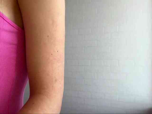 LeontineCuffie webcam