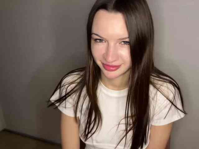 LeontineCuffie webcam