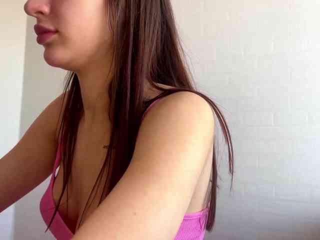 LeontineCuffie webcam