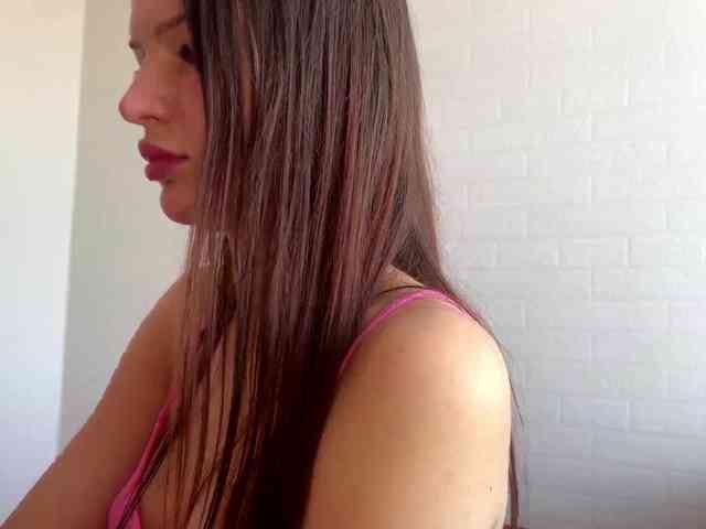 LeontineCuffie webcam