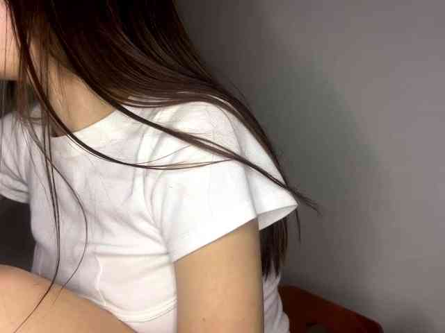 LeontineCuffie webcam