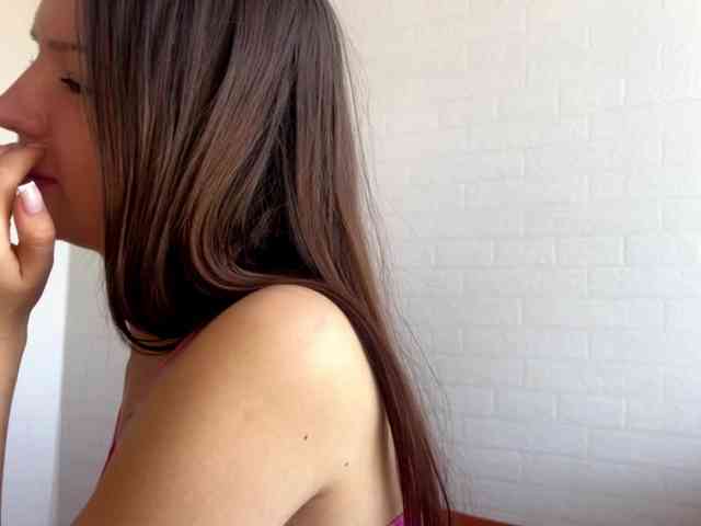 LeontineCuffie webcam