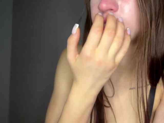 LeontineCuffie webcam