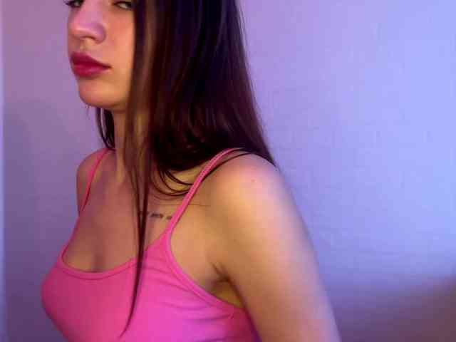 LeontineCuffie webcam