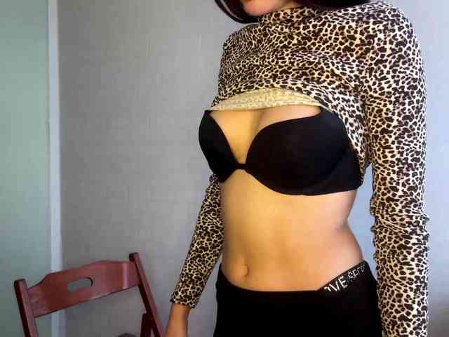 LeontineCuffie webcam