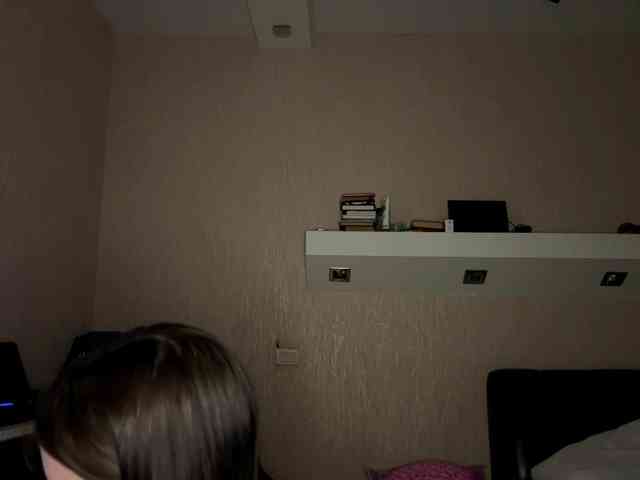 LeontineCuffie webcam