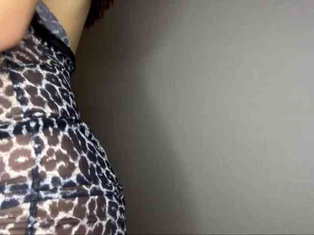 LeontineCuffie webcam