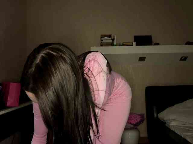 LeontineCuffie webcam