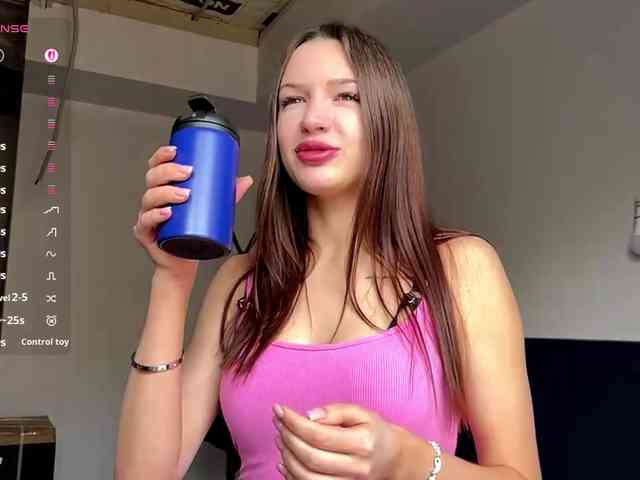 LeontineCuffie webcam