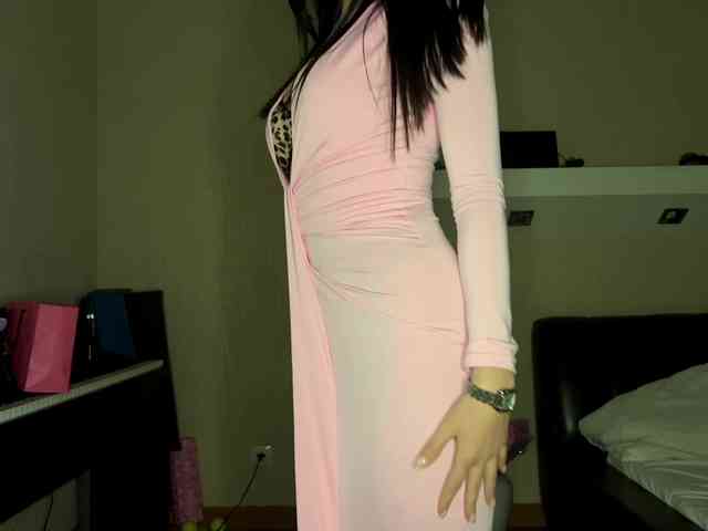 LeontineCuffie webcam