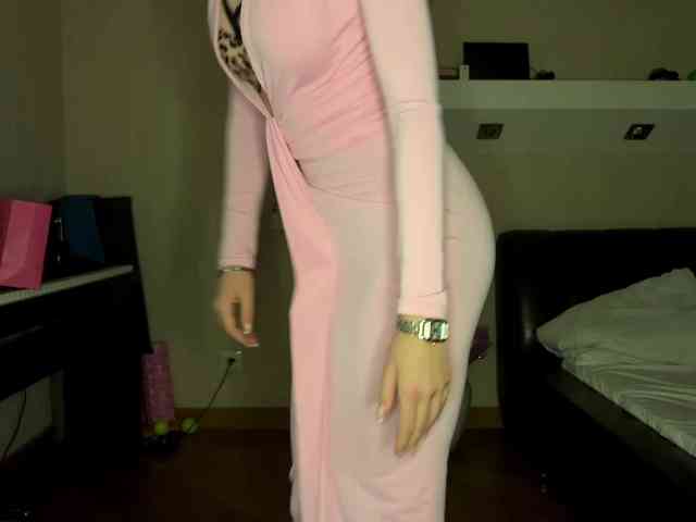 LeontineCuffie webcam