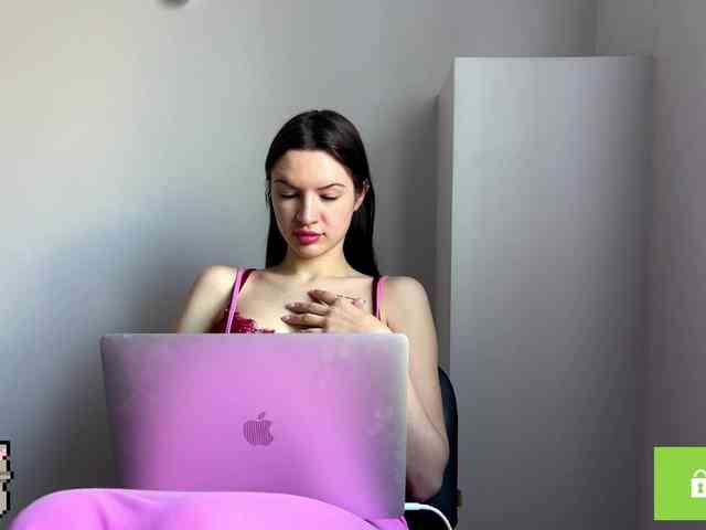 LeontineCuffie LeontineCuffie