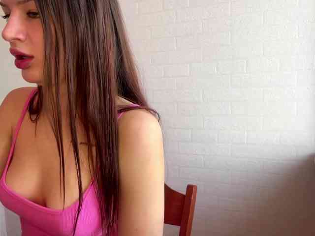 LeontineCuffie webcam