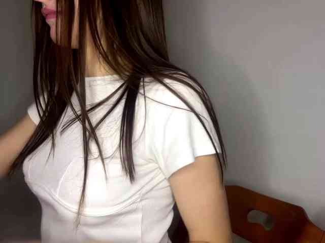 LeontineCuffie webcam