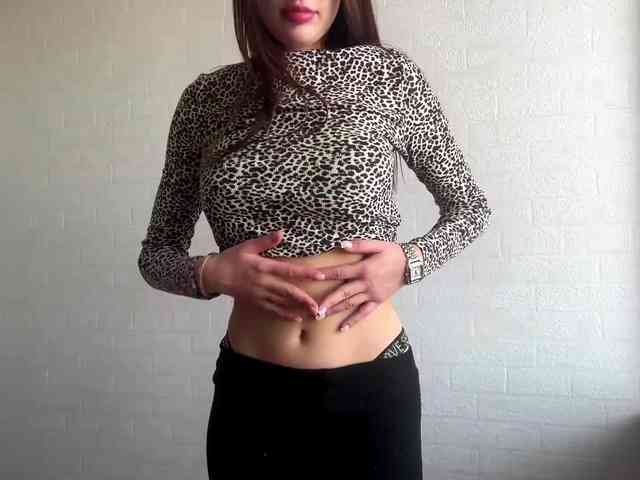 LeontineCuffie webcam