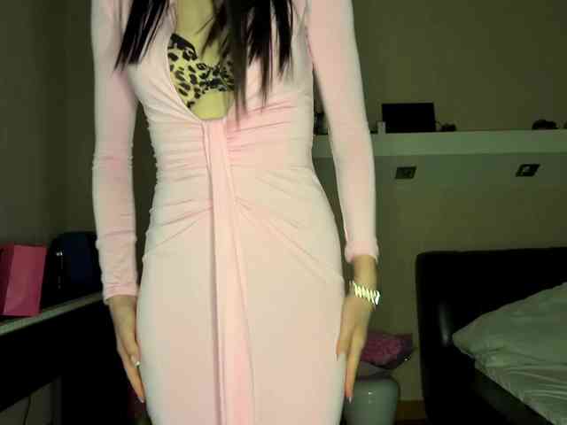 LeontineCuffie webcam