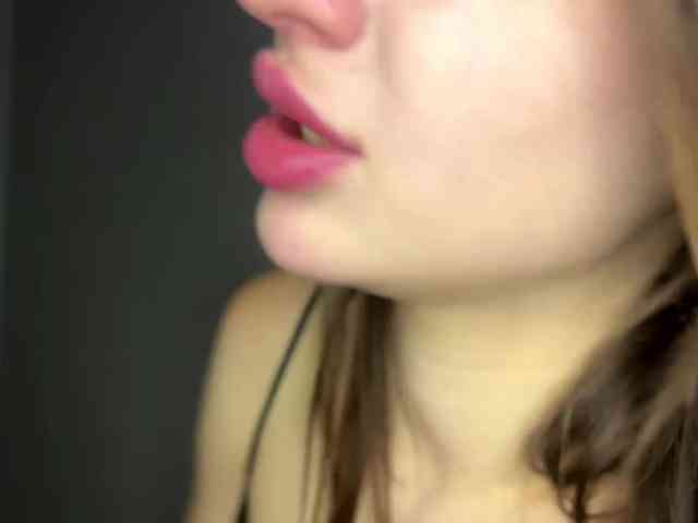 LeontineCuffie webcam