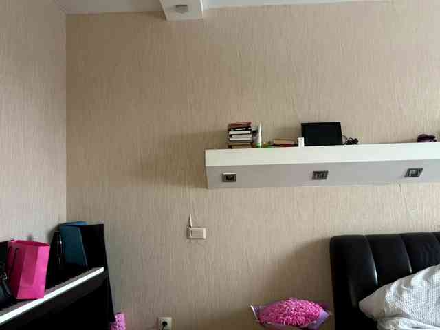 LeontineCuffie webcam