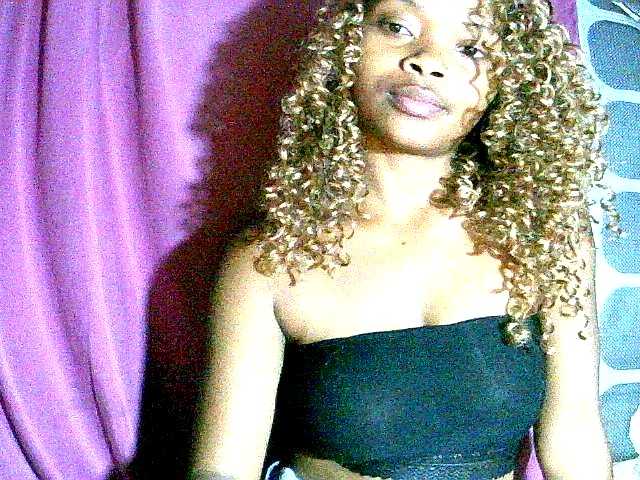 Nadia007, une amatrice française avec qui discuter et avoir du sexe