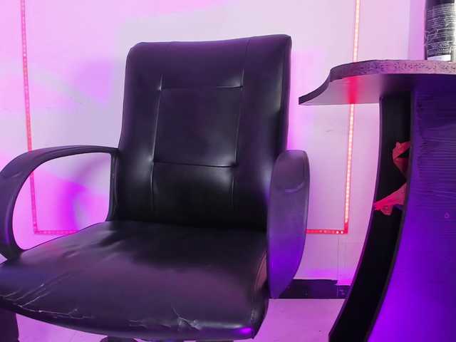 BellaBlazze's BongaCams show and profile