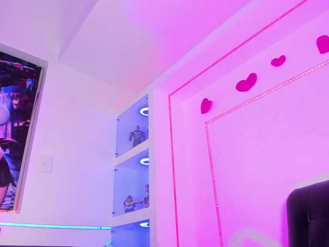 BellaBlazze's BongaCams show and profile