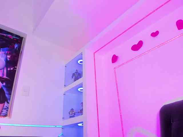 live sex show BellaBlazze