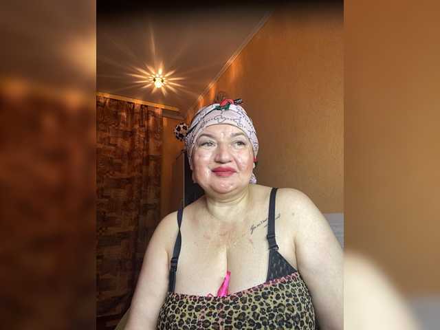 SVETIKBOMBOCHKA's BongaCams show and profile