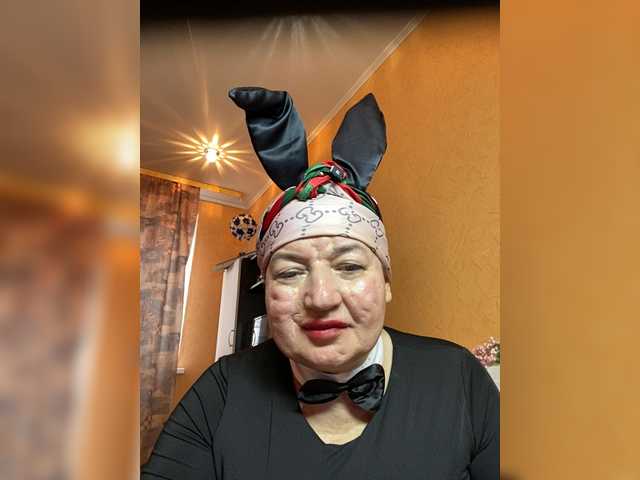 SVETIKBOMBOCHKA's BongaCams show and profile