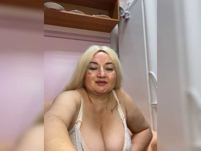 SVETIKBOMBOCHKA's BongaCams show and profile