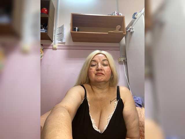 SVETIKBOMBOCHKA's BongaCams show and profile