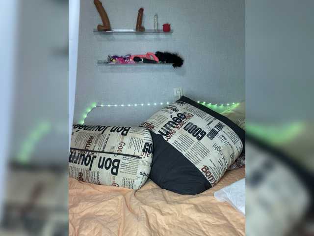 SVETIKBOMBOCHKA's BongaCams show and profile