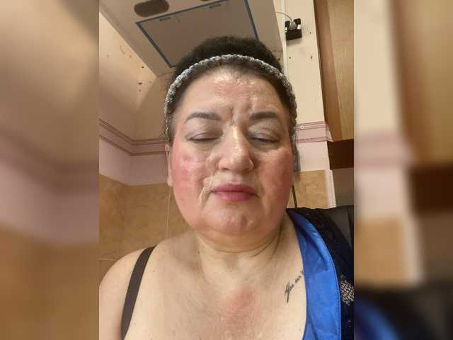 SVETIKBOMBOCHKA's BongaCams show and profile