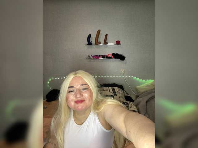 SVETIKBOMBOCHKA's BongaCams show and profile