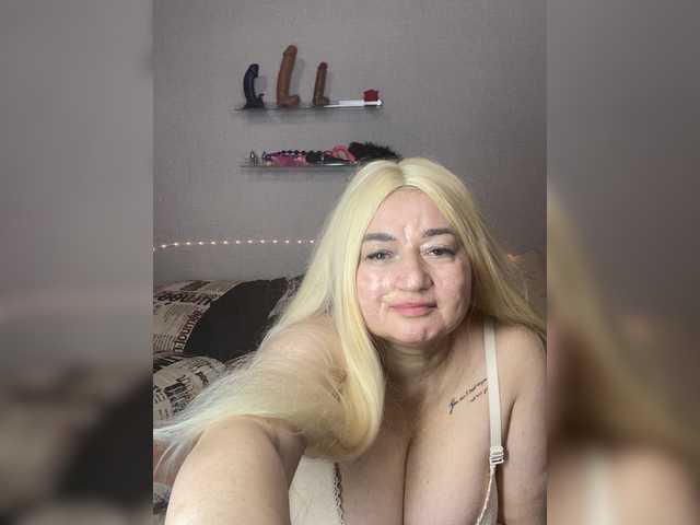 SVETIKBOMBOCHKA's BongaCams show and profile