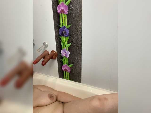 SVETIKBOMBOCHKA's BongaCams show and profile