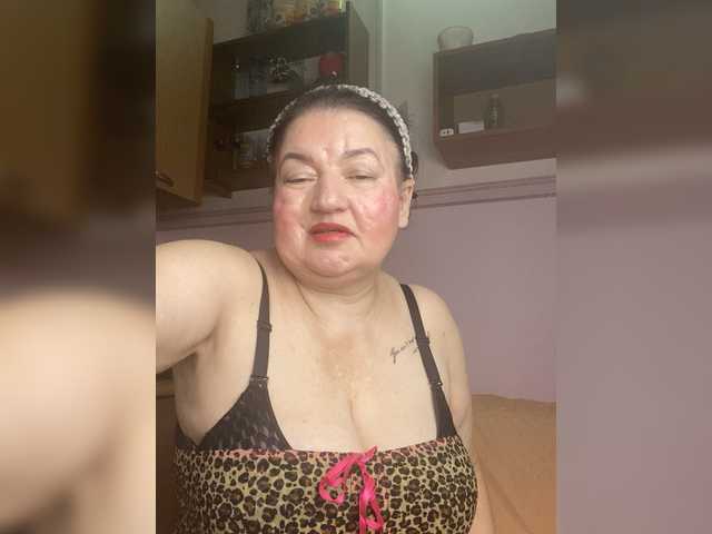 SVETIKBOMBOCHKA's BongaCams show and profile