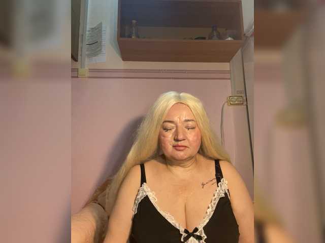 SVETIKBOMBOCHKA's BongaCams show and profile