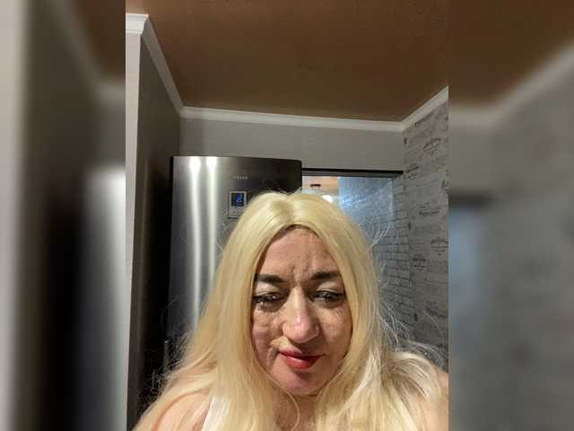 SVETIKBOMBOCHKA's BongaCams show and profile